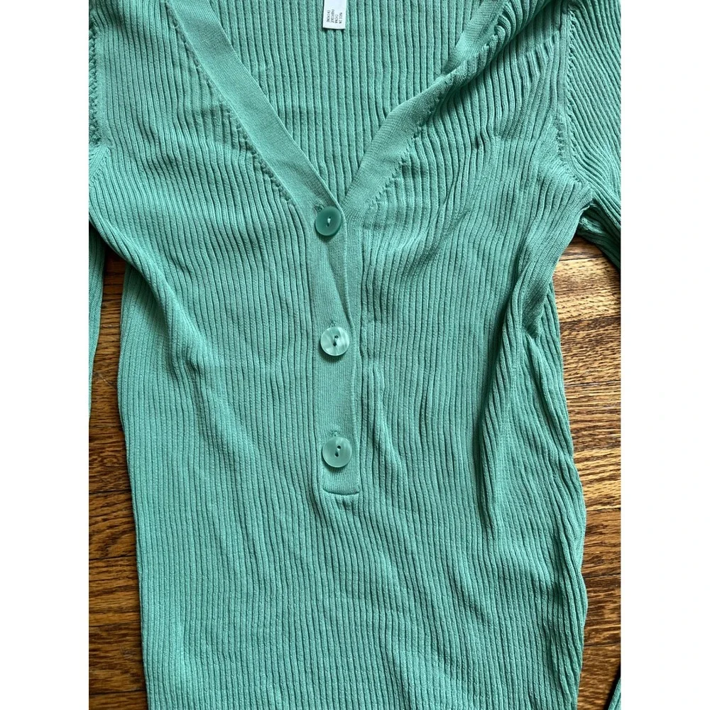 Leith Ribbed Stretchy Knit Long Sleeve V-Neck Henley Top Seafoam Green Small